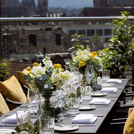 Innside By Melia Akwizgran